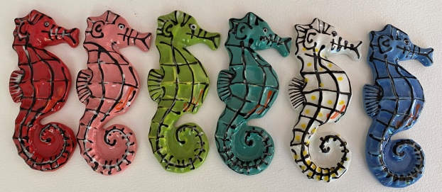8421-xlarge-seahorse-decorated